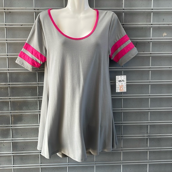 LulaRoe Gray with Raspberry Trim  Perfect T Top-0571 - Picture 7 of 11
